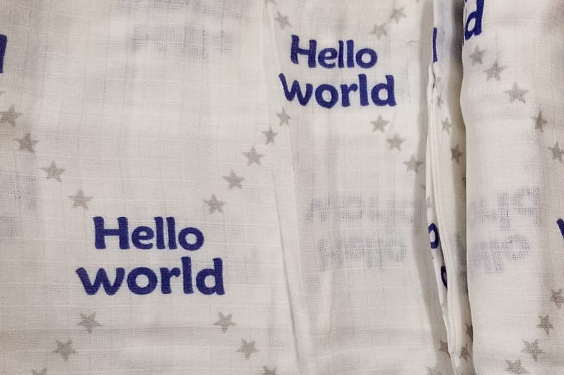 HELLO WORLD  MUSLIN SWADDLE MTM