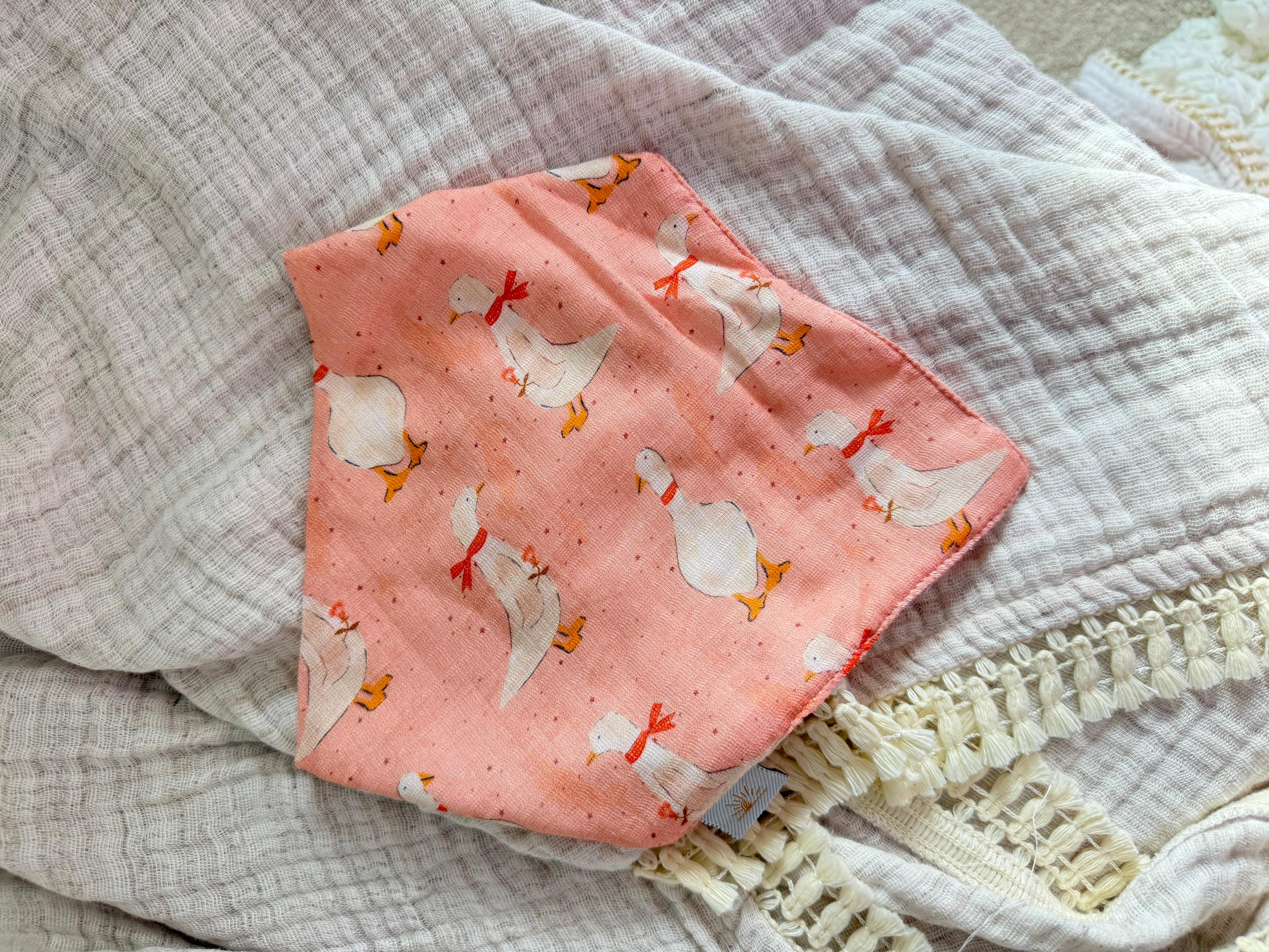 TINY QUACK MUSLIN SWADDLE